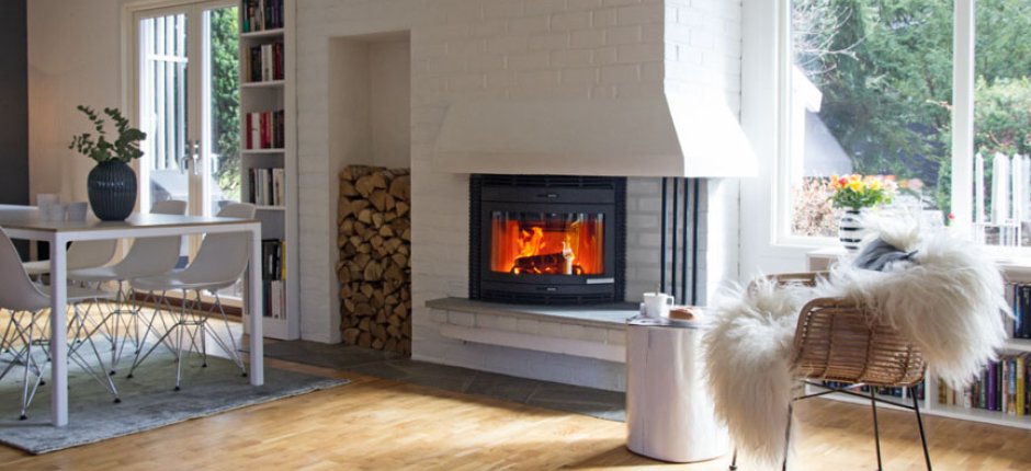 Peiskassett i åpen grue. Foto.