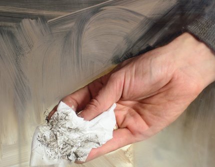 Fjerne sot på peisglass